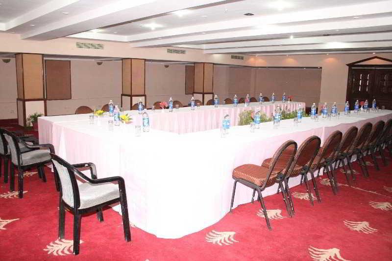 होटल Ramee Guestline 3*